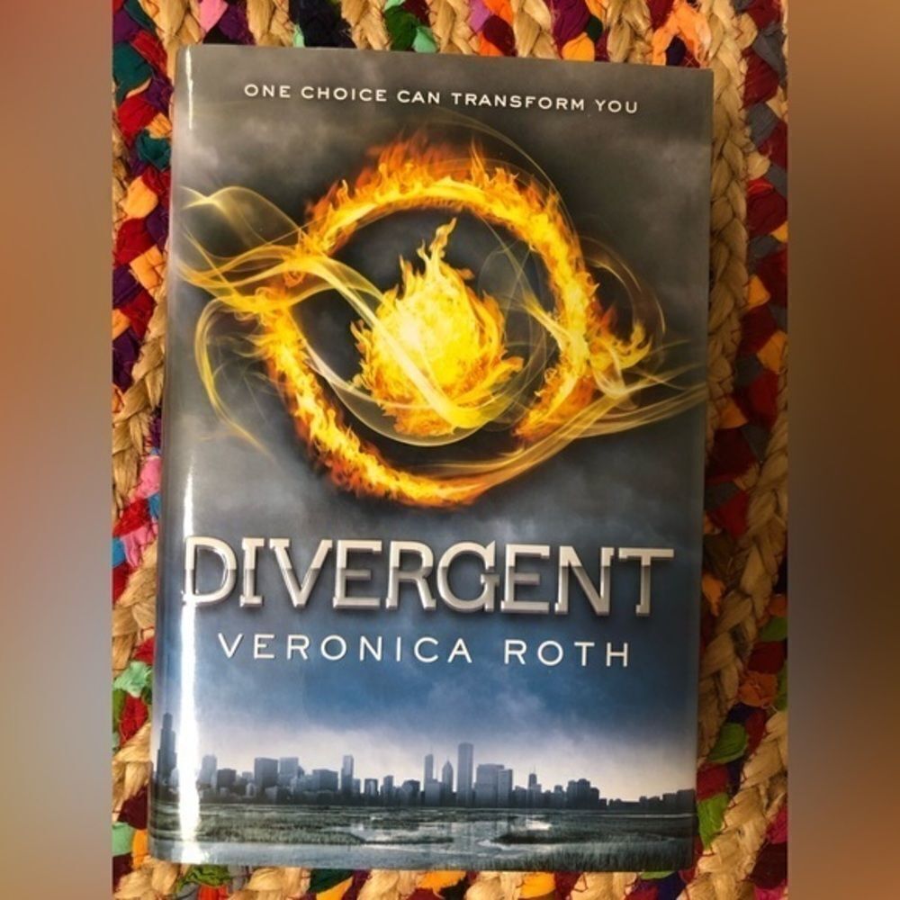 DIVERGENT 